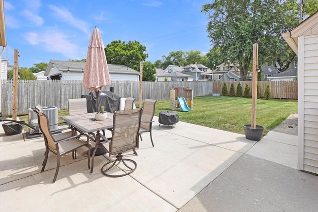 1964 S 91st STREET, West Allis, WI 53227