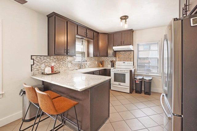 1964 S 91st STREET, West Allis, WI 53227