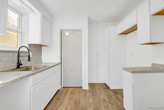 6235 Rosemont Avenue, Detroit, MI 48228