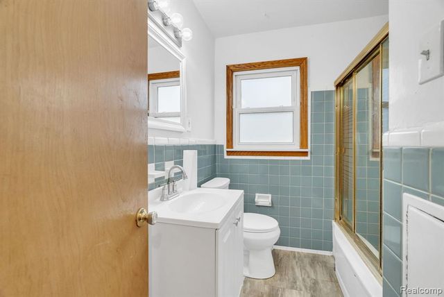 6235 Rosemont Avenue, Detroit, MI 48228