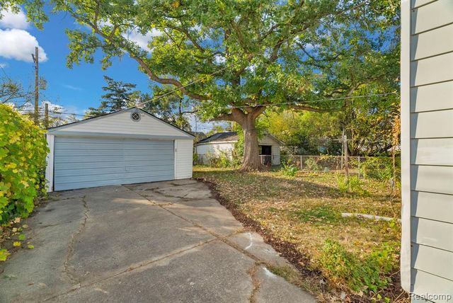 6235 Rosemont Avenue, Detroit, MI 48228