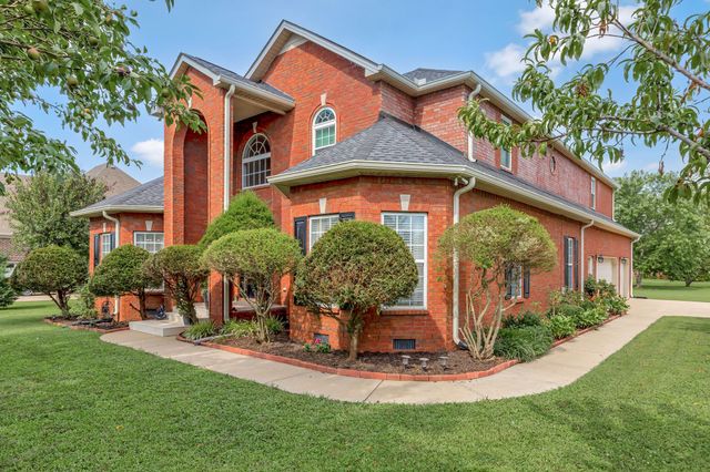 902 Rushmore Dr, Murfreesboro, TN 37129