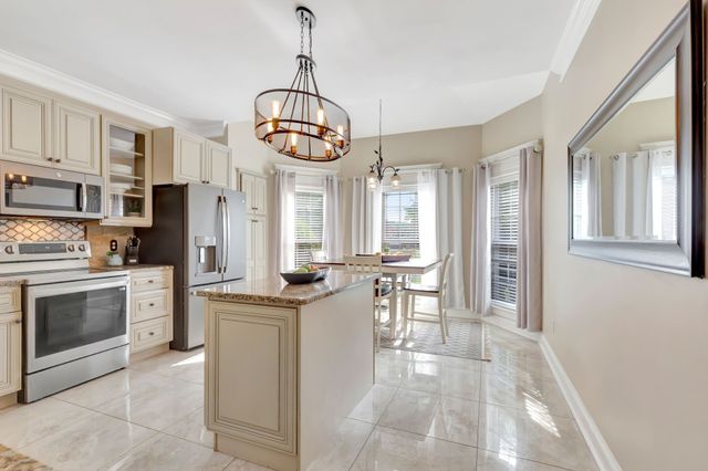 902 Rushmore Dr, Murfreesboro, TN 37129