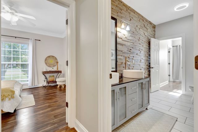 902 Rushmore Dr, Murfreesboro, TN 37129