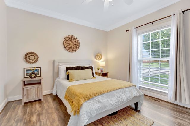 902 Rushmore Dr, Murfreesboro, TN 37129