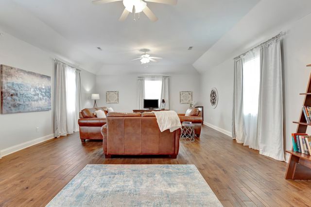 902 Rushmore Dr, Murfreesboro, TN 37129