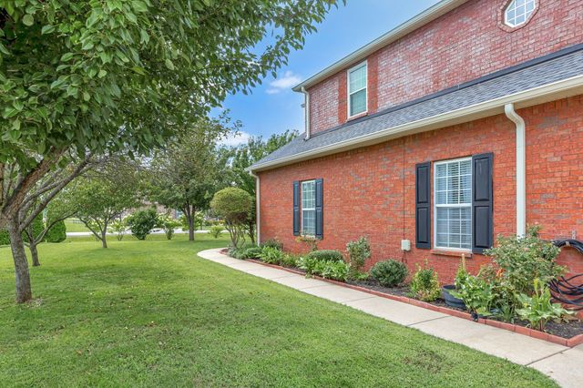 902 Rushmore Dr, Murfreesboro, TN 37129