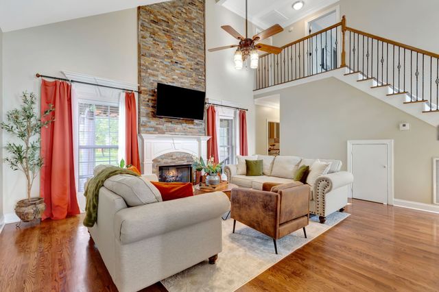 902 Rushmore Dr, Murfreesboro, TN 37129