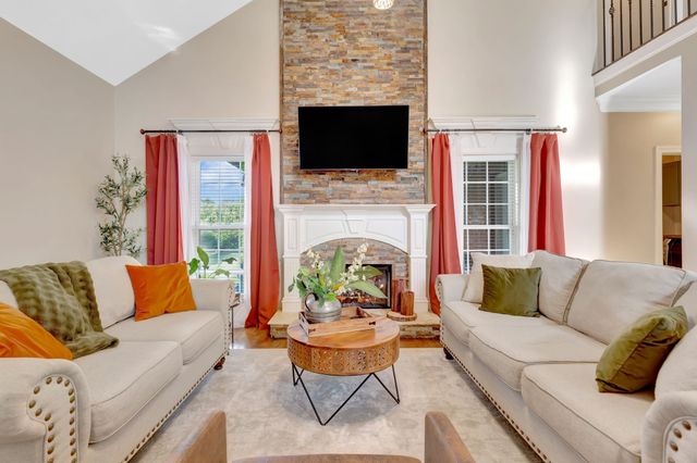 902 Rushmore Dr, Murfreesboro, TN 37129