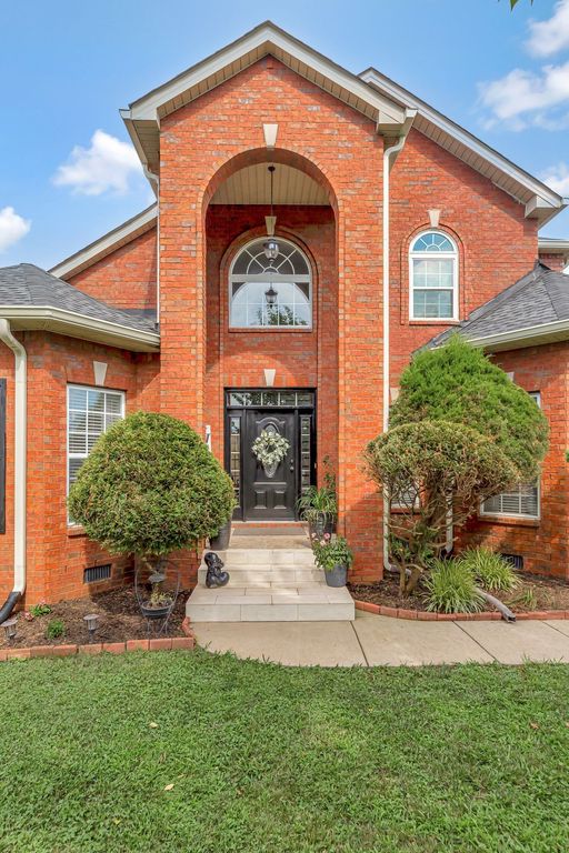 902 Rushmore Dr, Murfreesboro, TN 37129