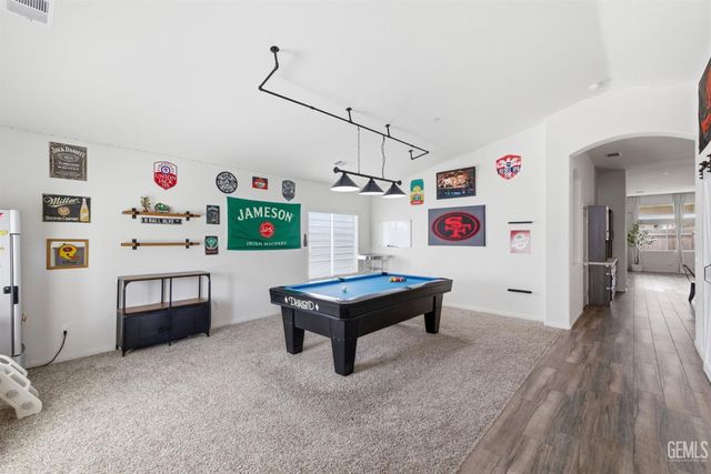 6008 Luckman Drive, Bakersfield, CA 93311