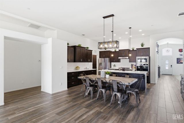 6008 Luckman Drive, Bakersfield, CA 93311