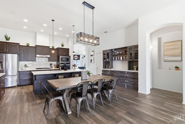 6008 Luckman Drive, Bakersfield, CA 93311