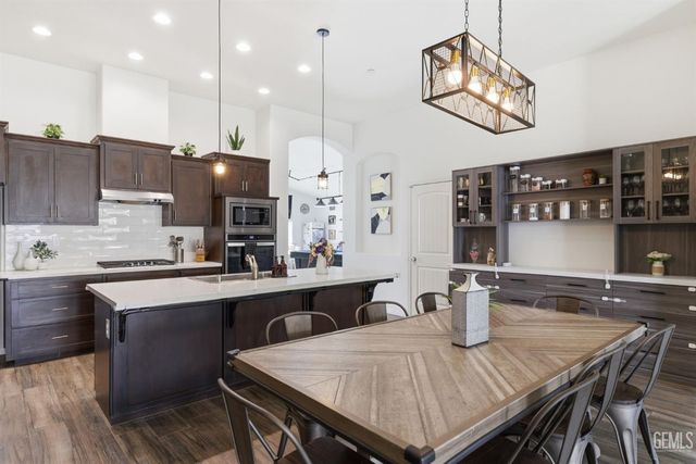 6008 Luckman Drive, Bakersfield, CA 93311