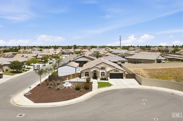 6008 Luckman Drive, Bakersfield, CA 93311
