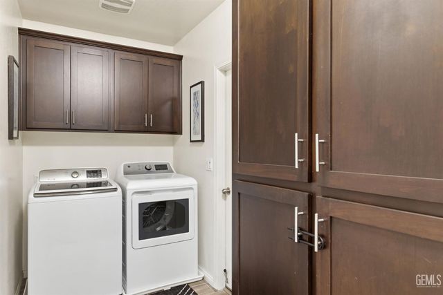 6008 Luckman Drive, Bakersfield, CA 93311