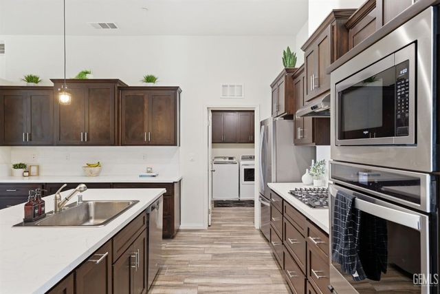 6008 Luckman Drive, Bakersfield, CA 93311