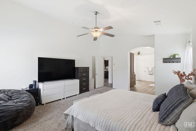 6008 Luckman Drive, Bakersfield, CA 93311