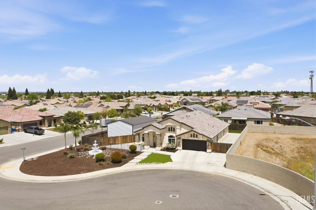 6008 Luckman Drive, Bakersfield, CA 93311