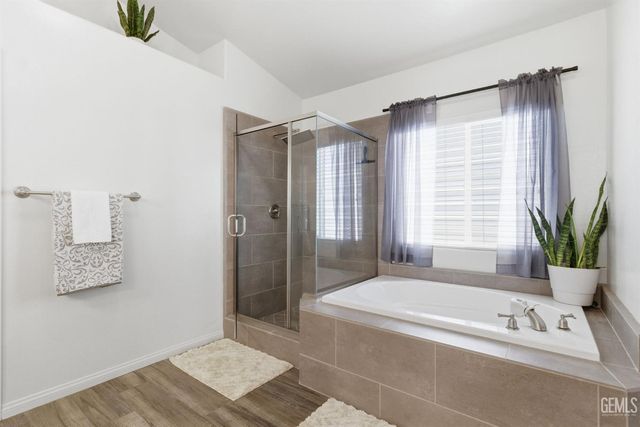 6008 Luckman Drive, Bakersfield, CA 93311