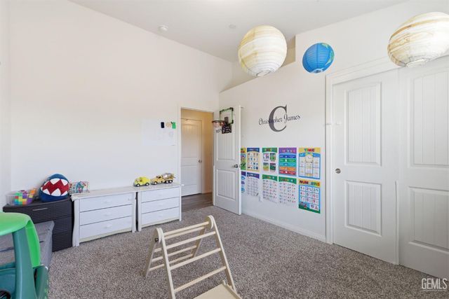 6008 Luckman Drive, Bakersfield, CA 93311