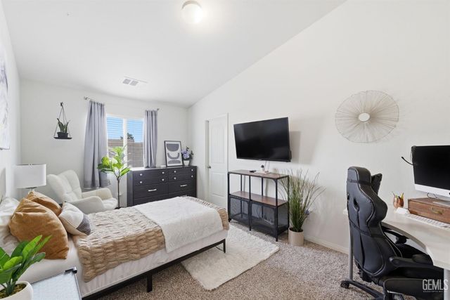 6008 Luckman Drive, Bakersfield, CA 93311