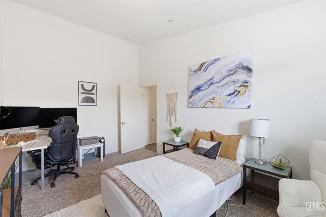 6008 Luckman Drive, Bakersfield, CA 93311