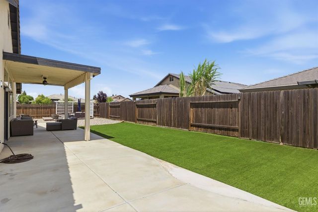6008 Luckman Drive, Bakersfield, CA 93311