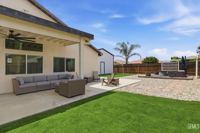 6008 Luckman Drive, Bakersfield, CA 93311