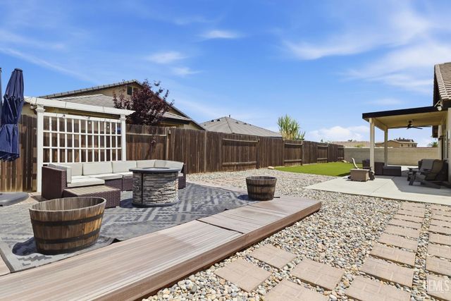6008 Luckman Drive, Bakersfield, CA 93311