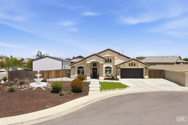 6008 Luckman Drive, Bakersfield, CA 93311