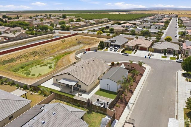 6008 Luckman Drive, Bakersfield, CA 93311