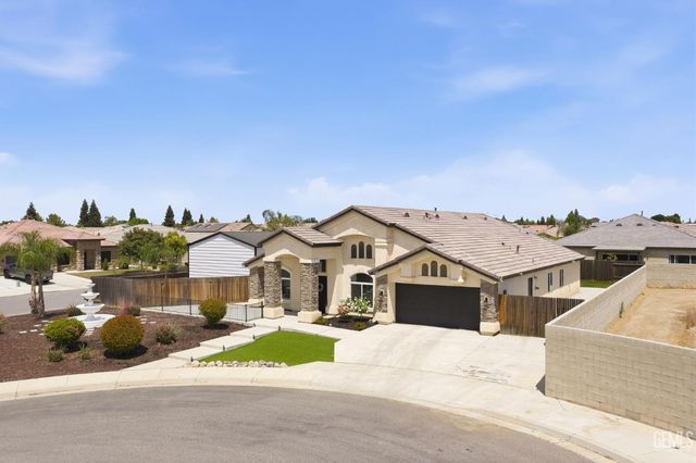 6008 Luckman Drive, Bakersfield, CA 93311