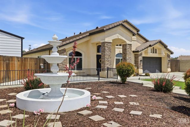 6008 Luckman Drive, Bakersfield, CA 93311