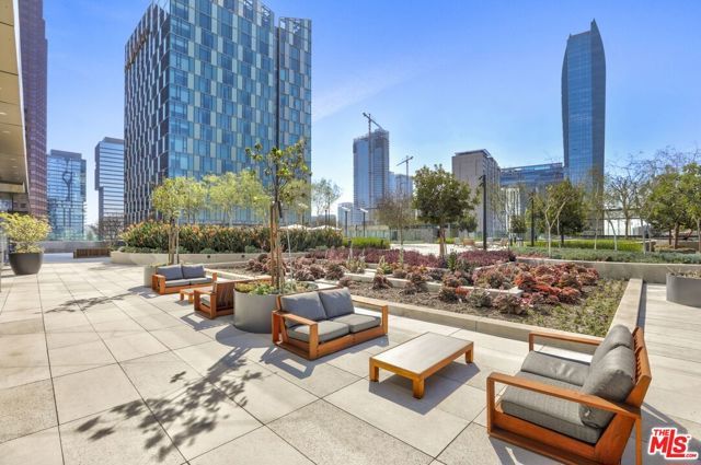 889 Francisco Street 909, Los Angeles, CA 90017