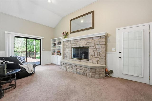 715 Dickinson Road, Independence, MO 64050