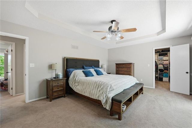 715 Dickinson Road, Independence, MO 64050