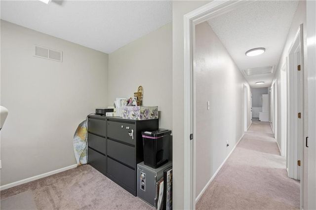 715 Dickinson Road, Independence, MO 64050