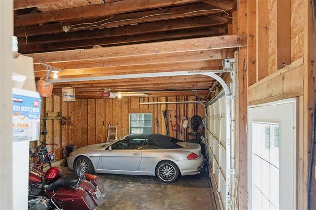 715 Dickinson Road, Independence, MO 64050