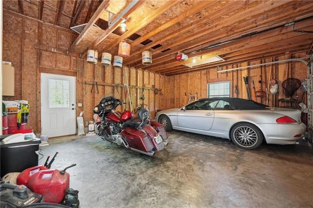 715 Dickinson Road, Independence, MO 64050