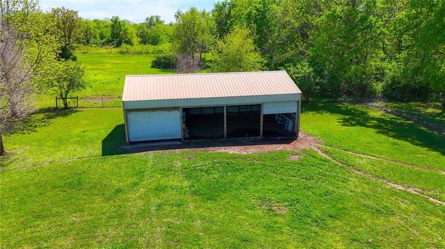 715 Dickinson Road, Independence, MO 64050