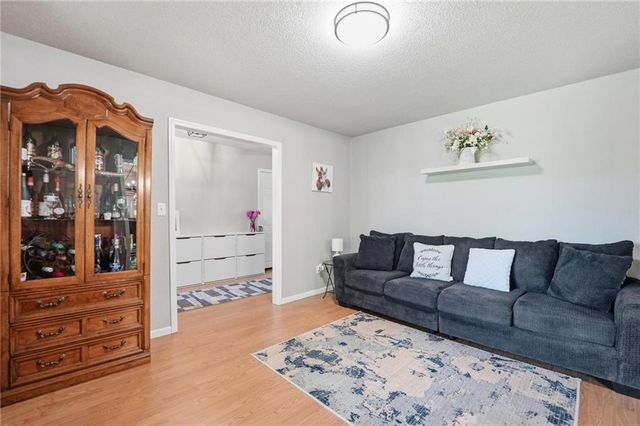 715 Dickinson Road, Independence, MO 64050