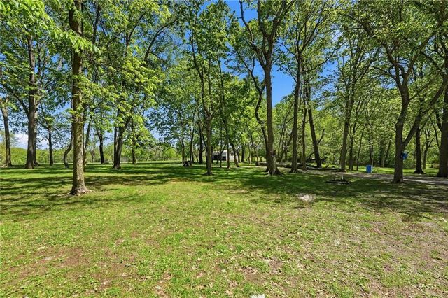 715 Dickinson Road, Independence, MO 64050