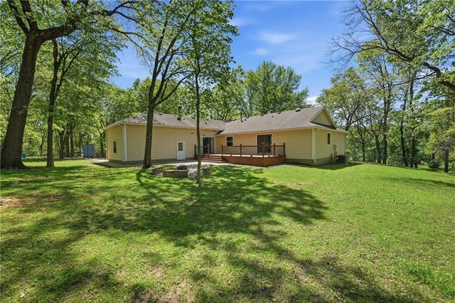 715 Dickinson Road, Independence, MO 64050