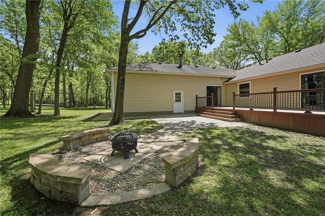 715 Dickinson Road, Independence, MO 64050