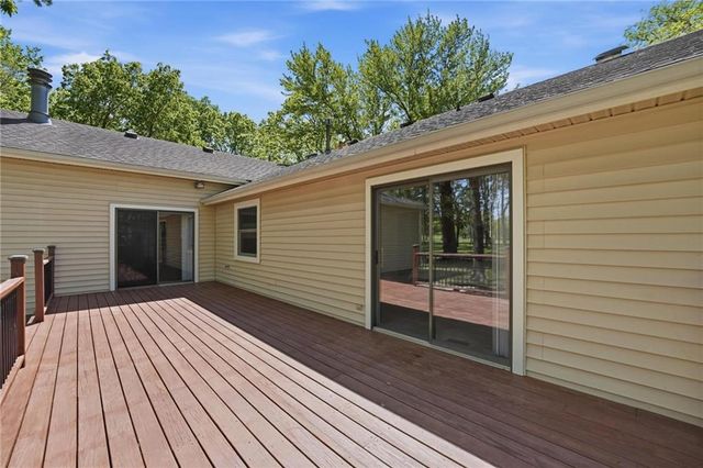 715 Dickinson Road, Independence, MO 64050