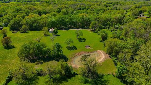 715 Dickinson Road, Independence, MO 64050