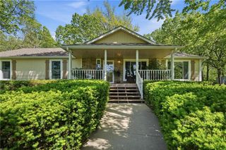 715 Dickinson Road, Independence, MO 64050