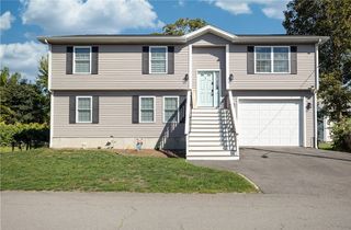 1 Bay Street, Bristol, RI 02809