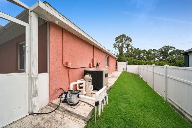 539 Summit AVE S, Lehigh Acres, FL 33974
